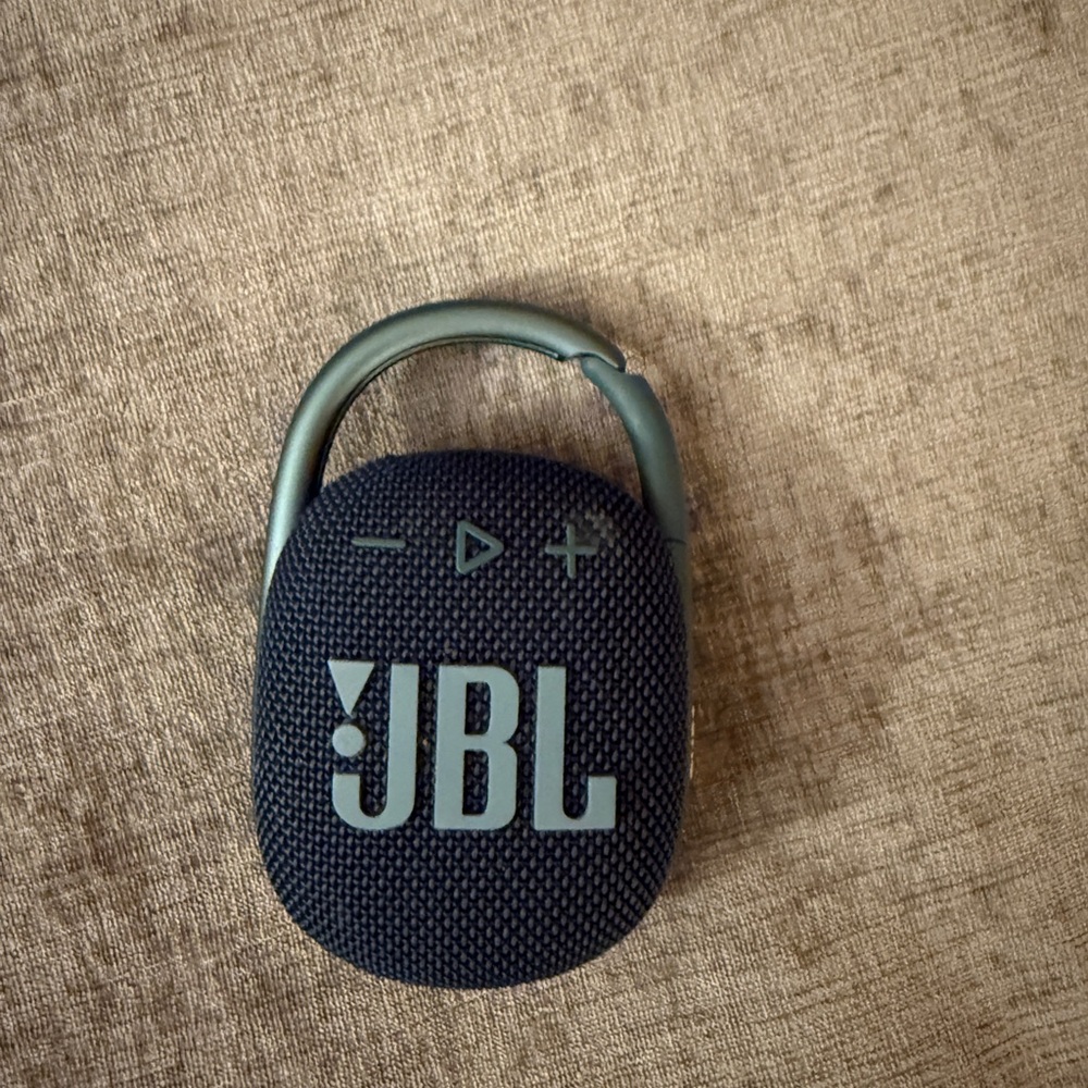 JBL Clip Bluetooth Speaker in Dark Gray